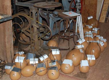 preparing wren gourds